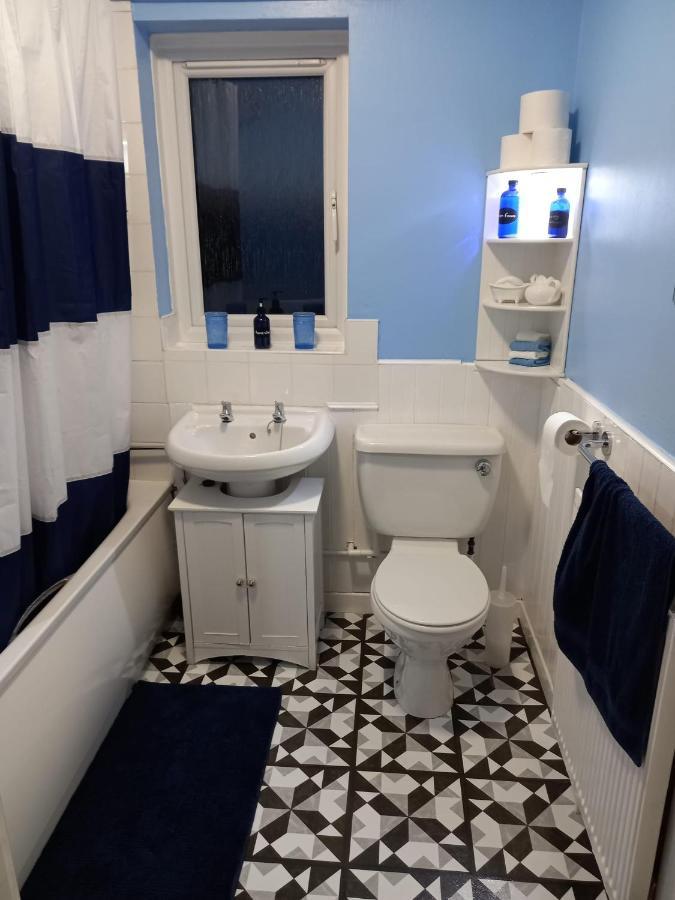 Twin Room In Prescot Homestay Экстерьер фото