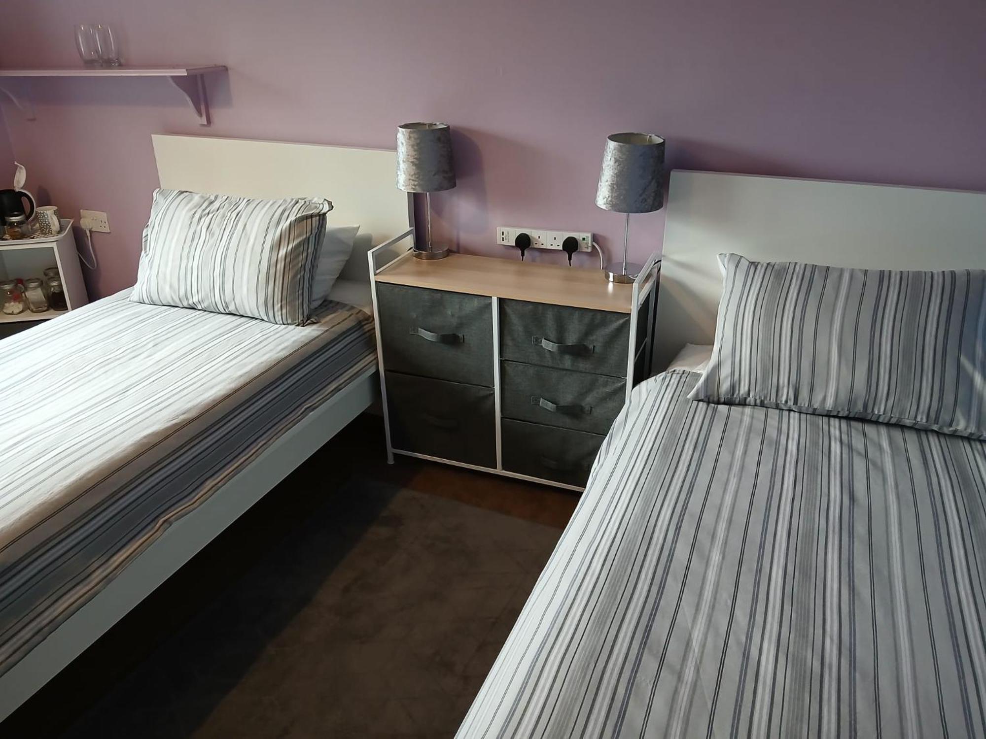 Twin Room In Prescot Homestay Экстерьер фото